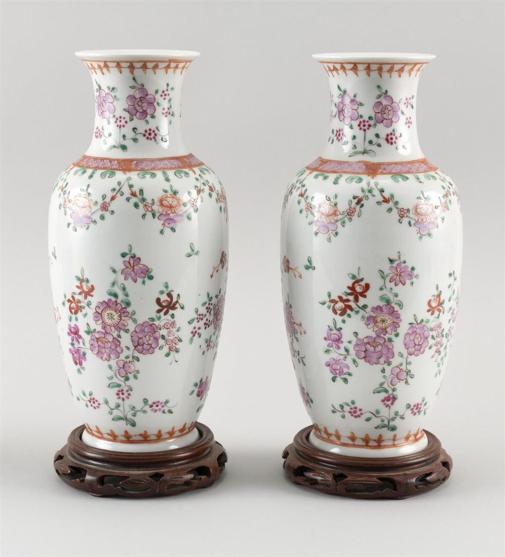 PAIR OF CHINESE ENAMELED FAMILLE 34cc88