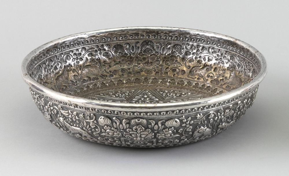 ASIAN SILVER LOW BOWL 20TH CENTURY 34cd8a