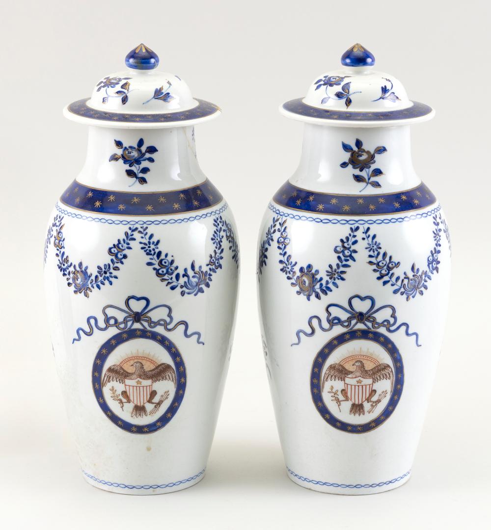 PAIR OF CHINESE EXPORT BLUE AND