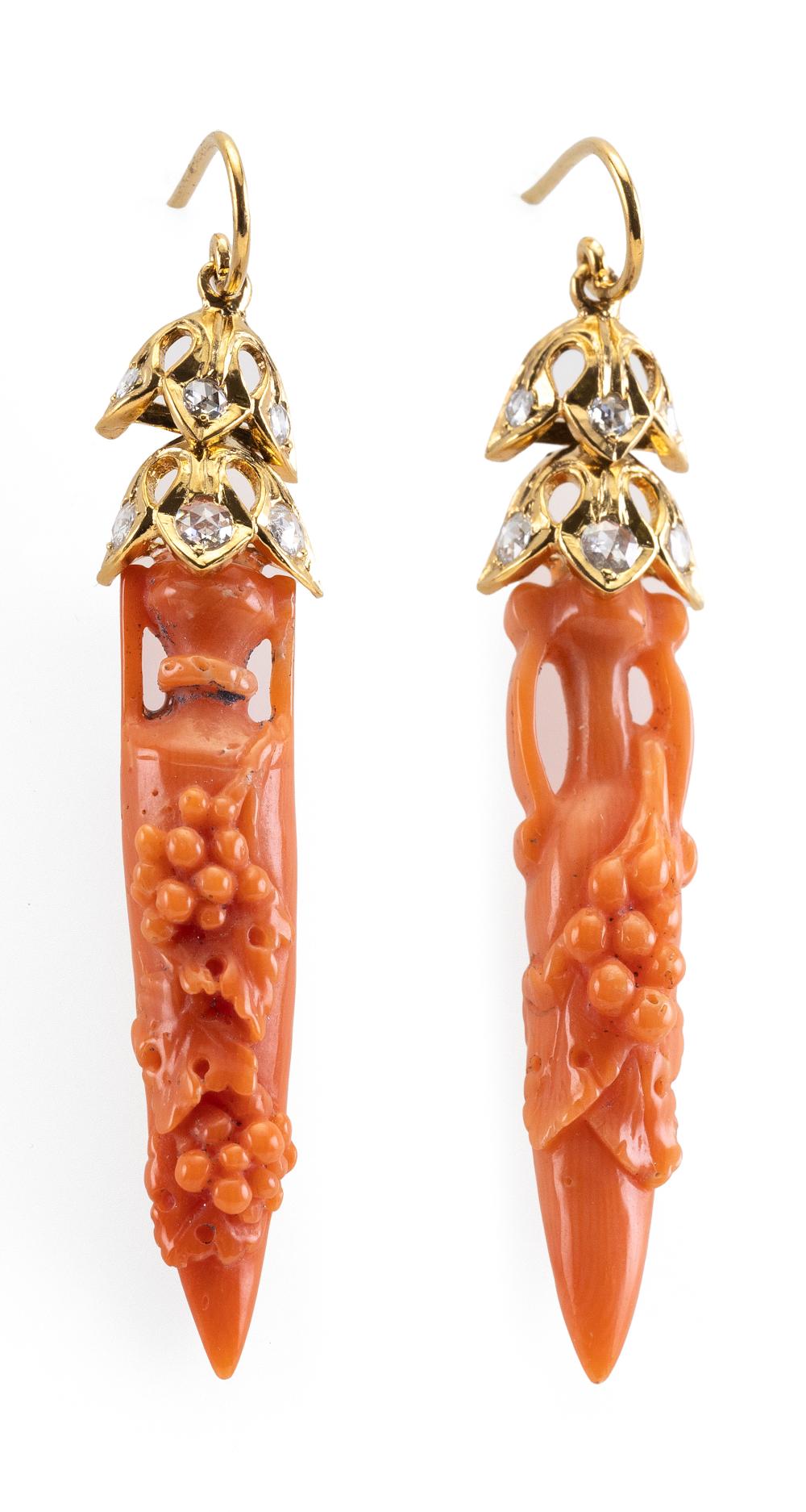 PAIR OF GOLD CORAL AND DIAMOND 34ce4a