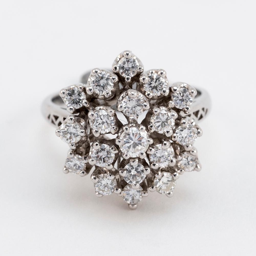 14KT WHITE GOLD AND DIAMOND CLUSTER