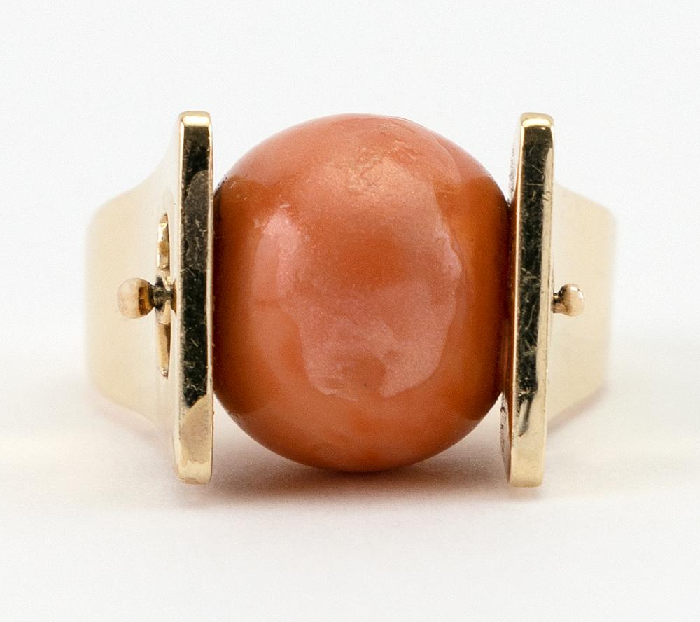 MODERNIST GOLD AND CORAL RING APPROX  34ceea