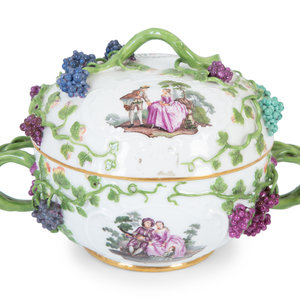 A Meissen Porcelain Lidded Bowl