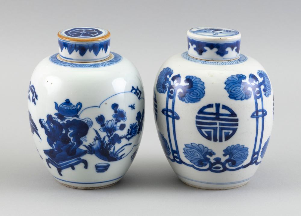 PAIR OF CHINESE BLUE AND WHITE 34d266
