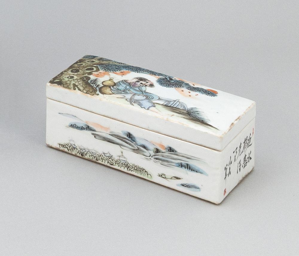 CHINESE PORCELAIN RAZOR BOX 19TH 34d28c