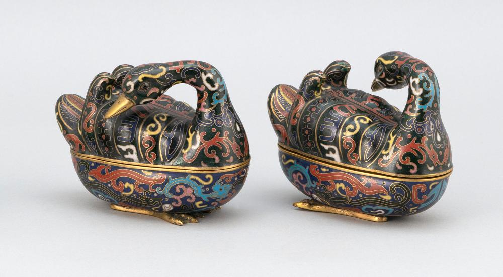 PAIR OF CHINESE CLOISONNE ENAMEL 34d2f3
