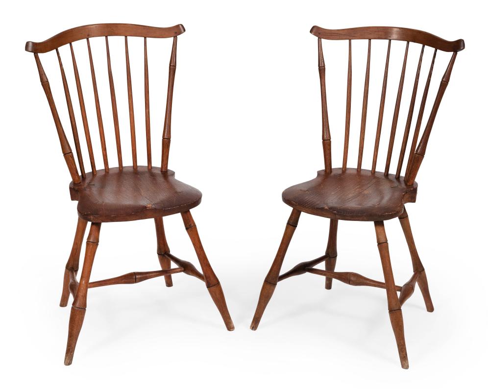 PAIR OF WINDSOR ROD BACK SIDE CHAIRS 34d2f9