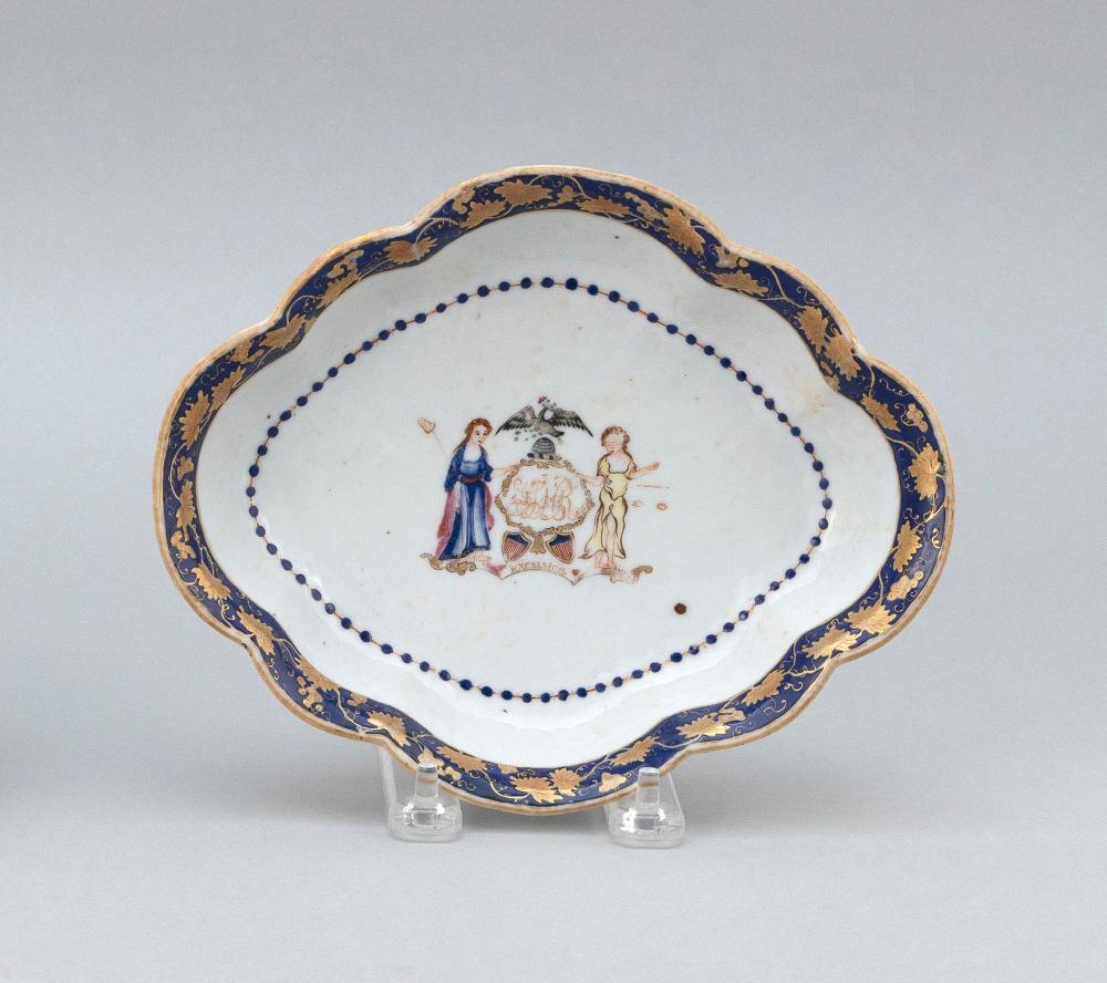 CHINESE EXPORT PORCELAIN DISH WITH