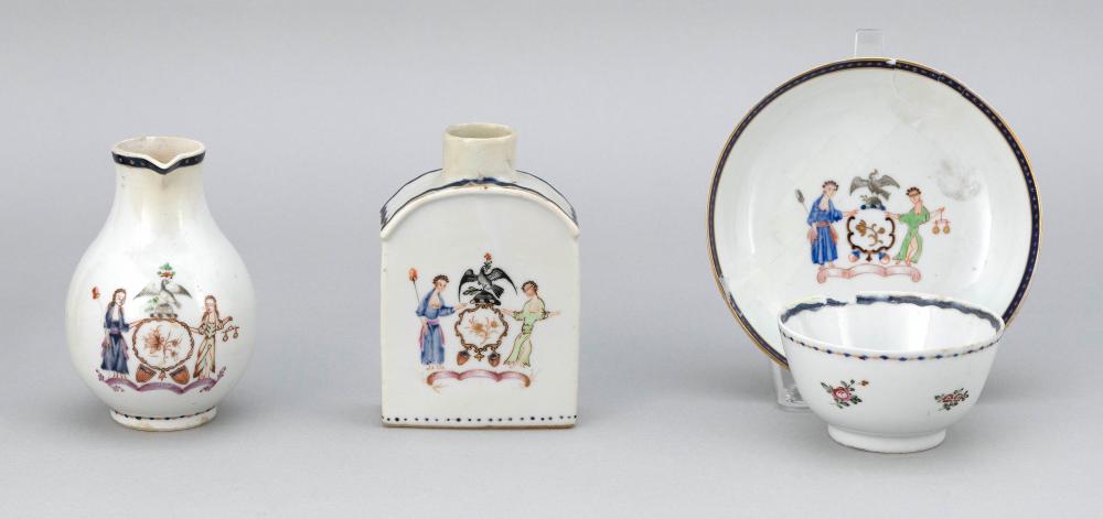 FOUR PIECES OF CHINESE EXPORT PORCELAIN