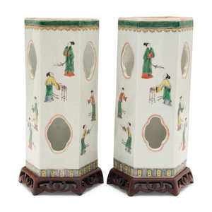 A Pair of Chinese Famille Verte 34d43d