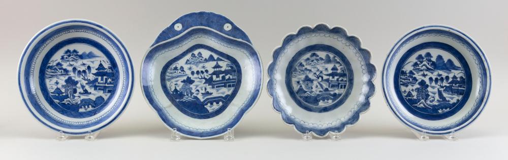 FOUR CHINESE EXPORT BLUE AND WHITE CANTON