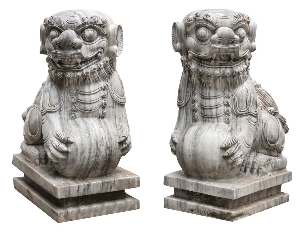 PAIR OF CHINESE CARVED MARBLE FOO 34d4b5