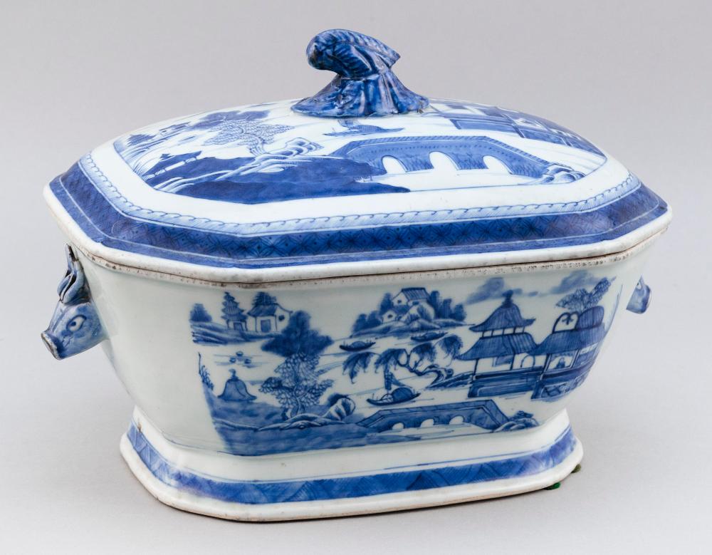 CHINESE EXPORT BLUE AND WHITE CANTON