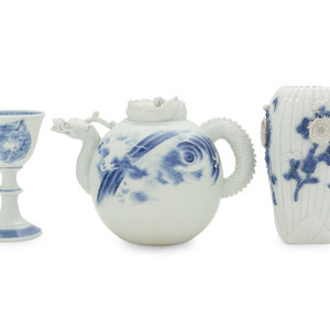 Three Japanese Blue and White Porcelain 34d639