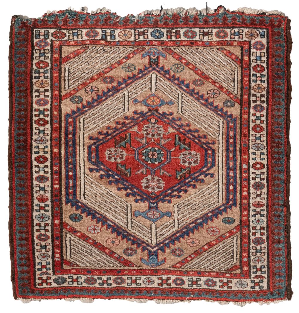 AFSHAR SCATTER RUG: 3'0" X 3'0"