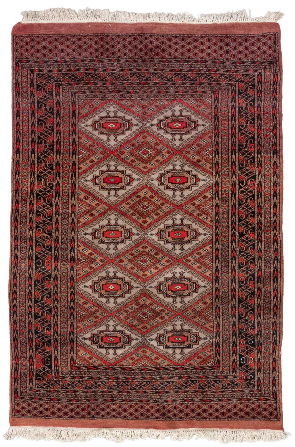 BOKHARA RUG: 4'0" X 6'0" 20TH CENTURYBOKHARA