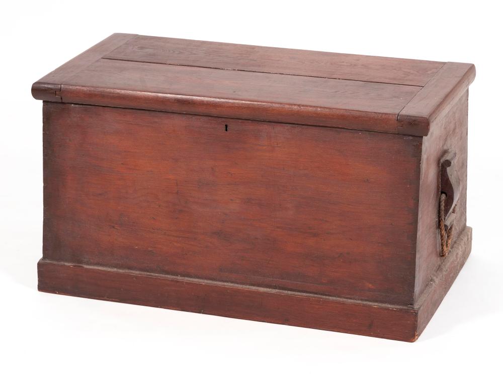 DOVETAILED SEA CHEST 19TH CENTURY 34d8b6