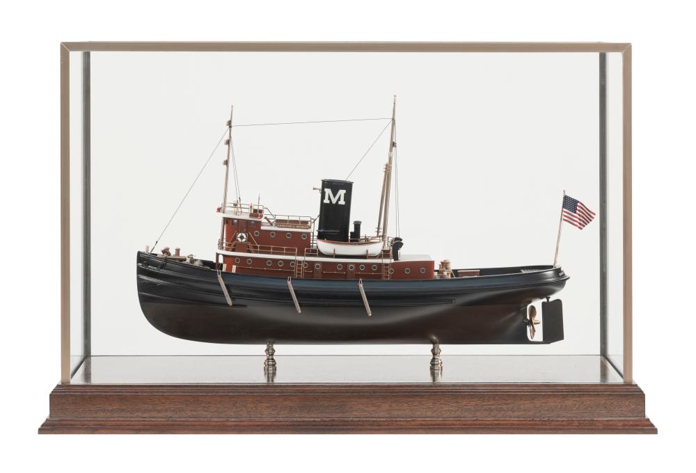 CASED MODEL OF THE TUGBOAT EDMOND 34d983