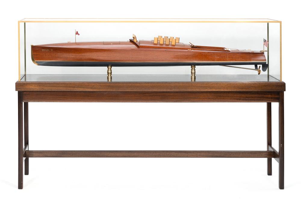 SCALE MODEL OF THE GOLD CUP SPEEDBOAT 34d986