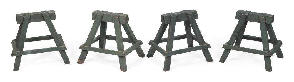 SET OF FOUR SMALL SAWHORSES AMERICA  34d9d6