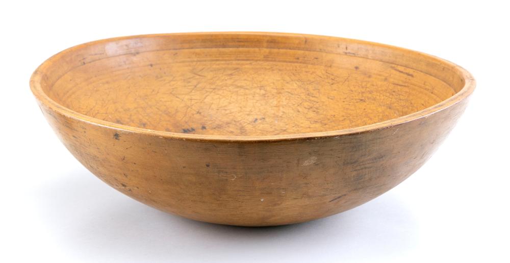 LARGE TURNED MAPLE BOWL LATE 19TH 34d9ee