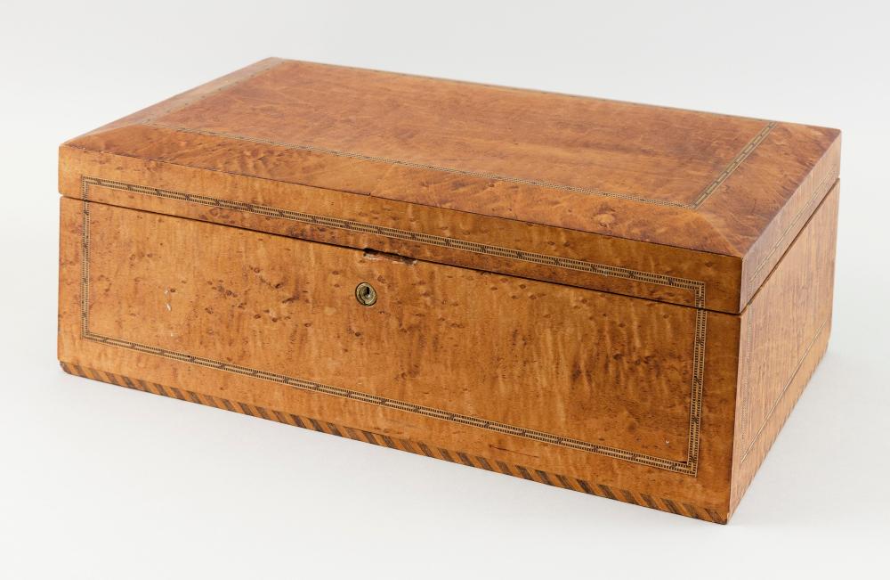 CURLY MAPLE DOCUMENT BOX 20TH CENTURY 34da00