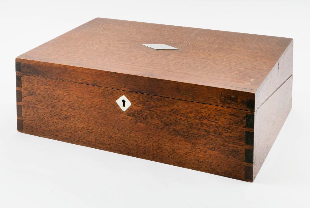 WALNUT TRAVELING DESK BOX 19TH 34da15