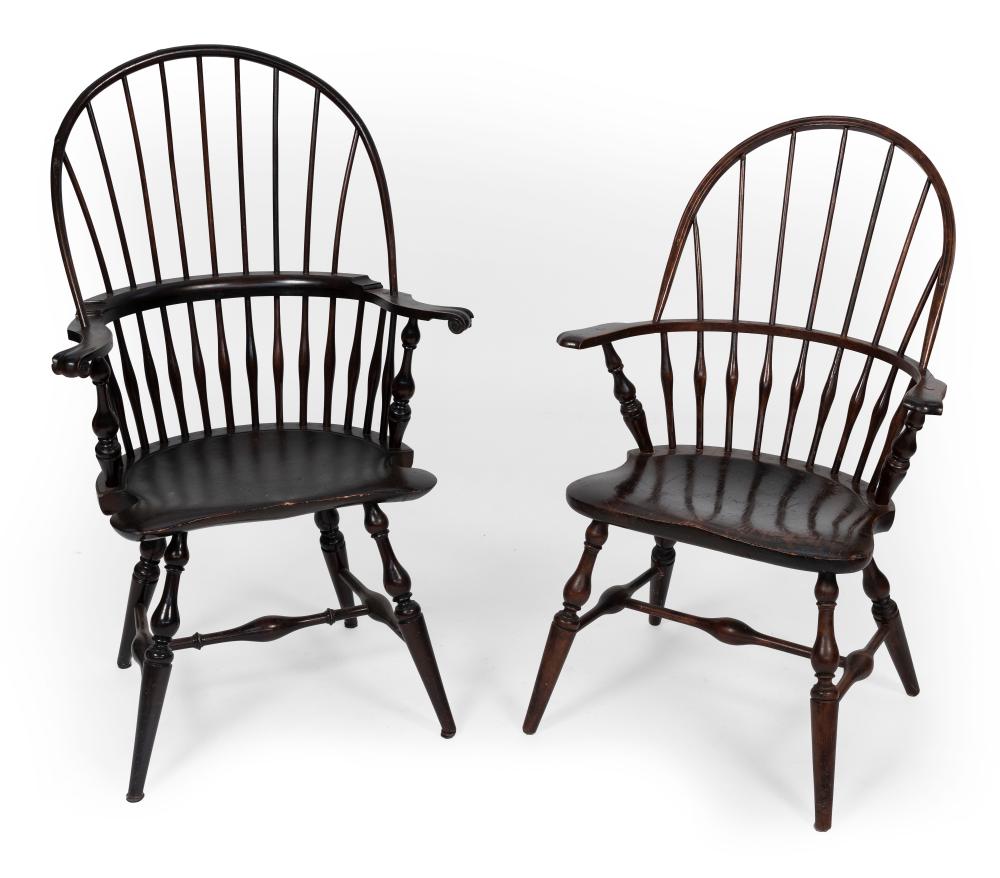 TWO WINDSOR ARMCHAIRS 20TH CENTURY 350353