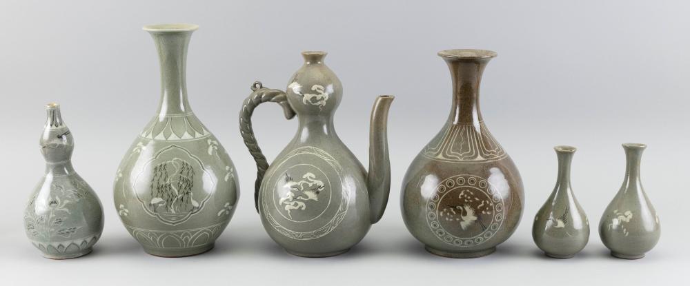 SIX PIECES OF KOREAN CELADON PORCELAIN 3504fb