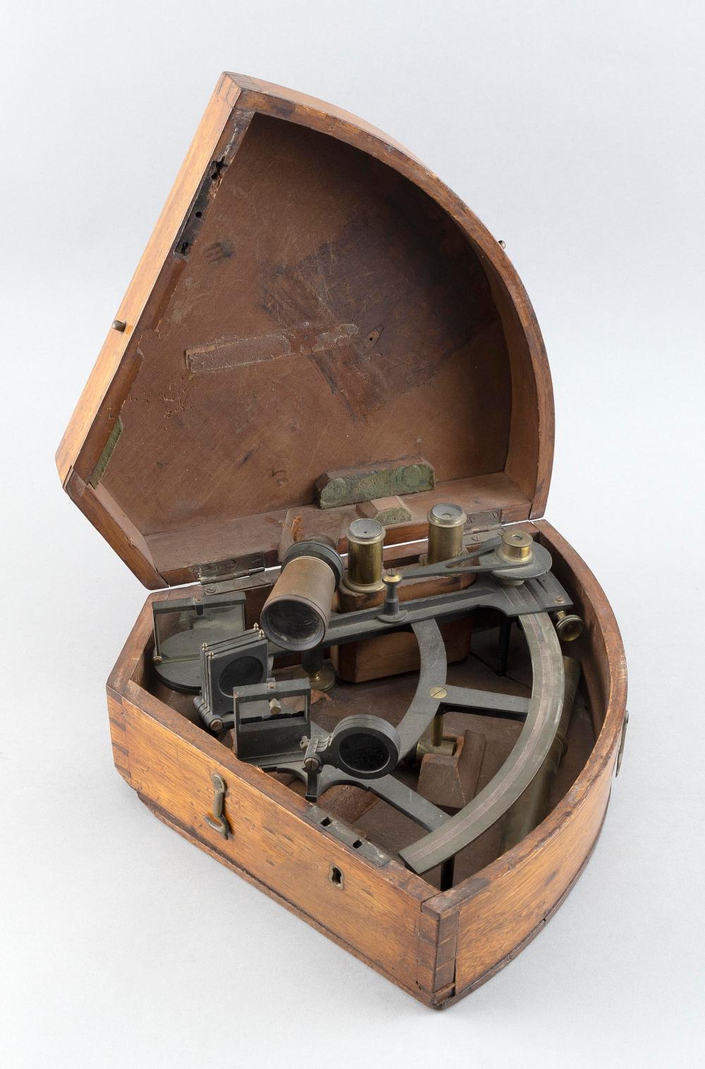 CASED DOLLOND SEXTANT LAST QUARTER 3505d9