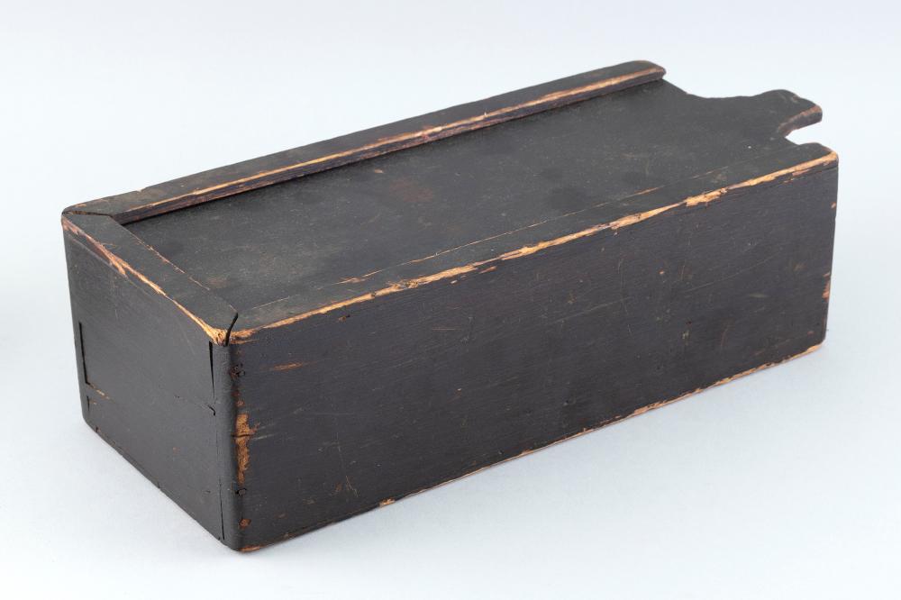 CANDLE BOX NEW ENGLAND EARLY 19TH 3506b0