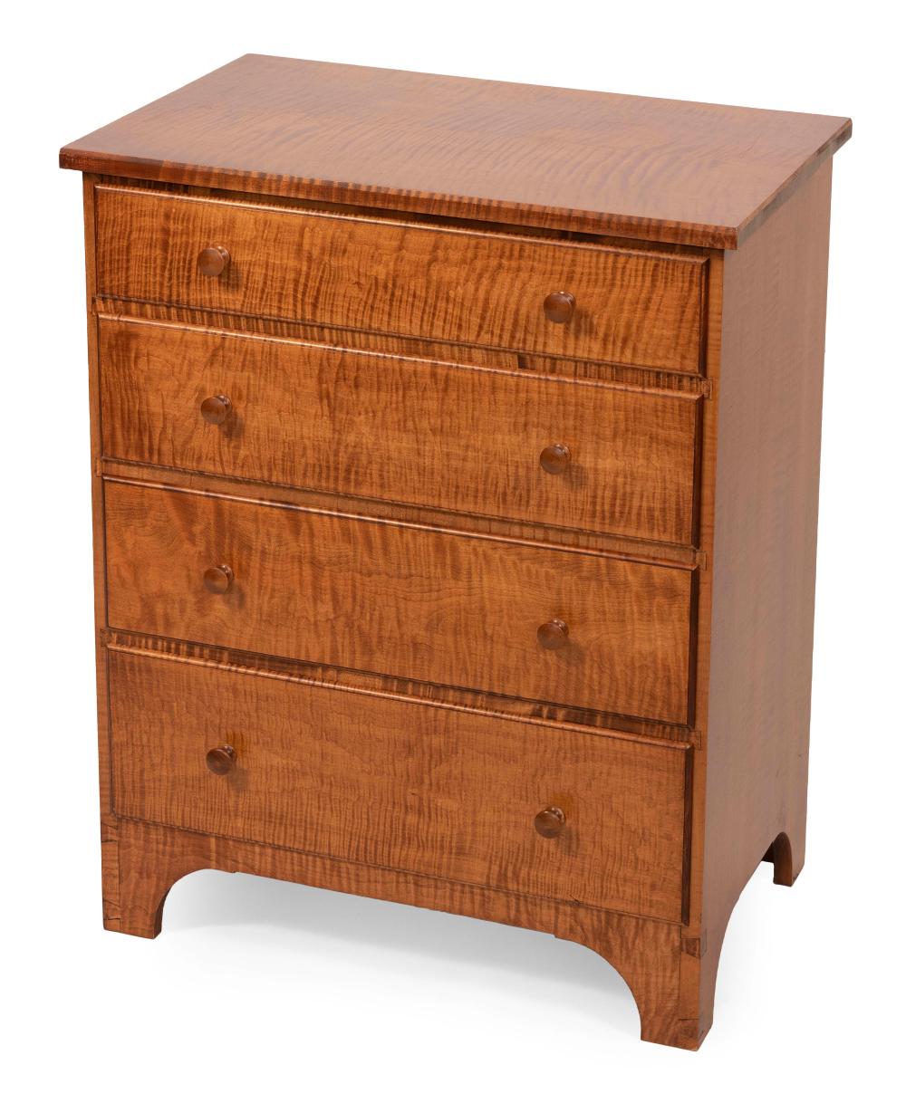 CHIPPENDALE STYLE DIMINUTIVE CHEST 3506d9