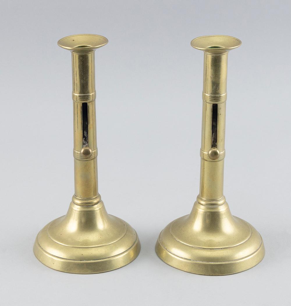 PAIR OF ENGLISH TURNED BRASS CANDLESTICKS 350736