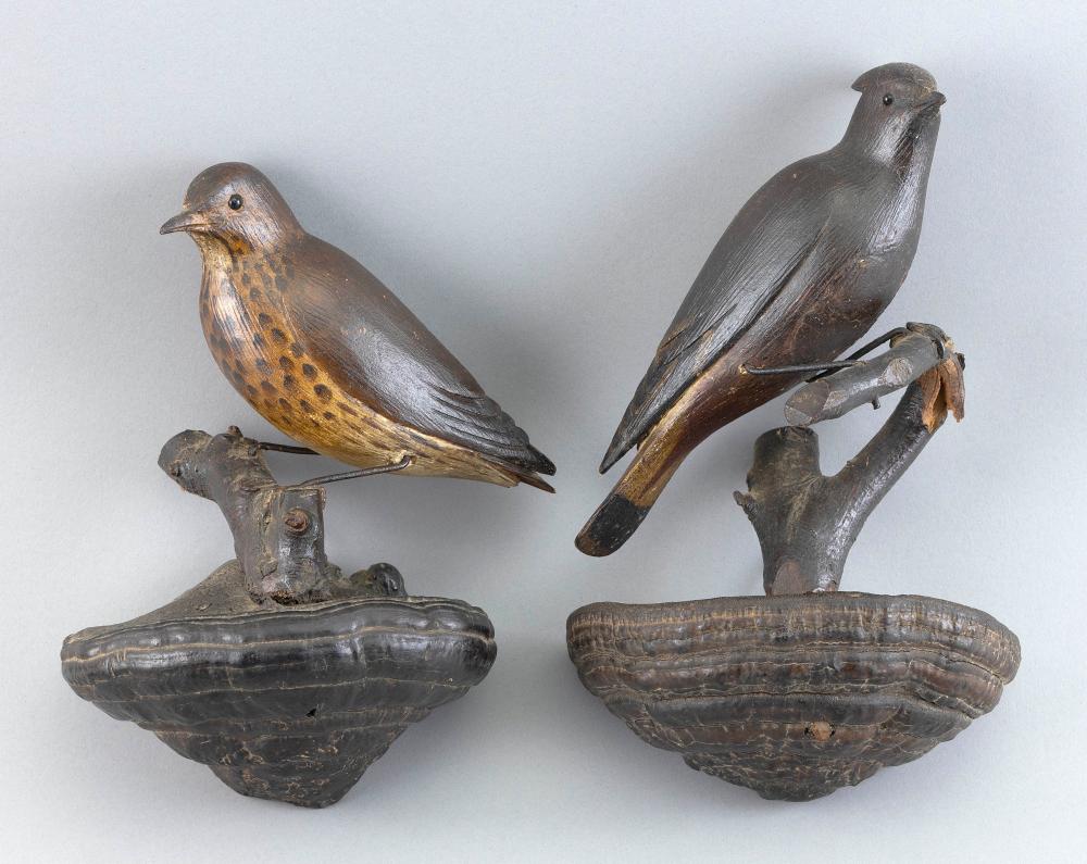 PAIR OF CARVED SONGBIRDS ATTRIBUTED