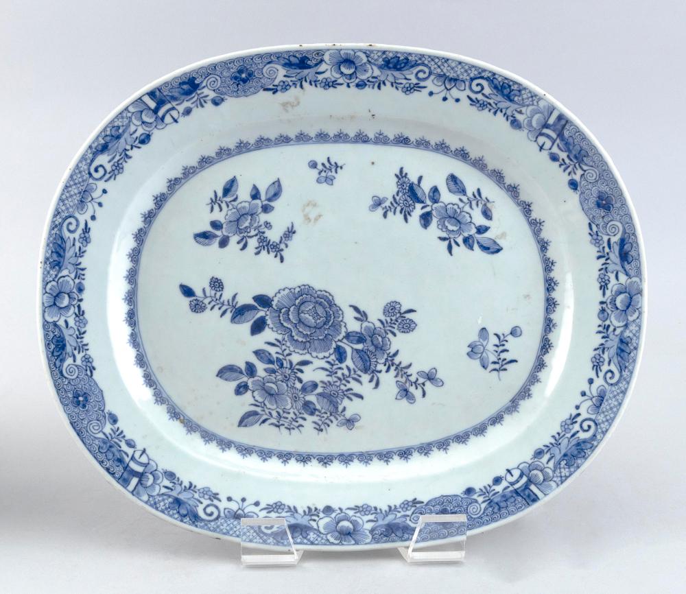 CHINESE EXPORT BLUE AND WHITE PORCELAIN 35084e