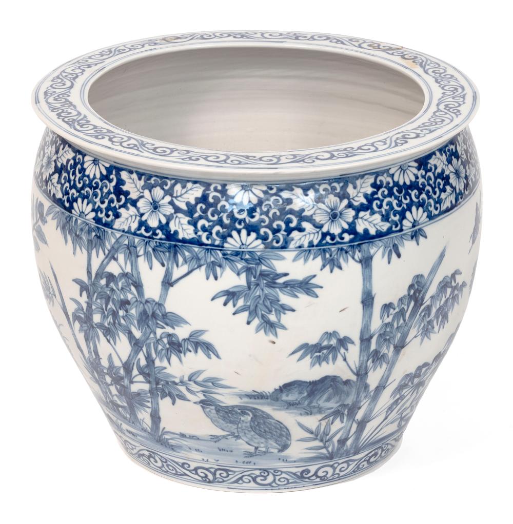 CHINESE BLUE AND WHITE PORCELAIN 350855
