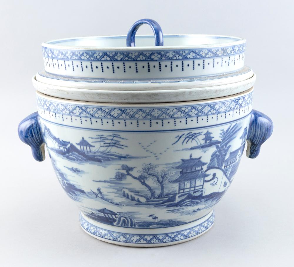 CHINESE EXPORT BLUE AND WHITE CANTON