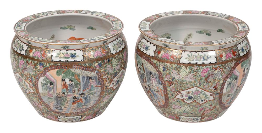 PAIR OF CHINESE PORCELAIN JARDINIERES FISH 350882