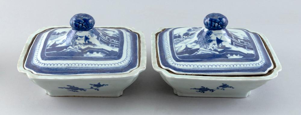 PAIR OF CHINESE EXPORT BLUE AND