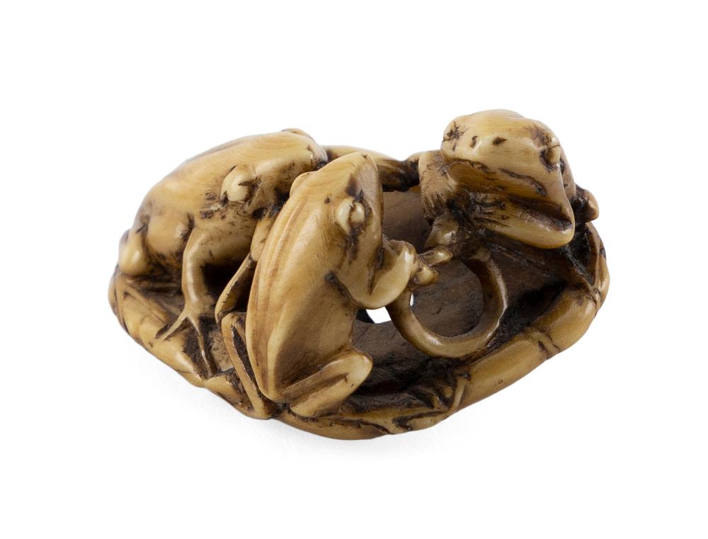 JAPANESE CARVED IVORY NETSUKE 19TH 3508a8