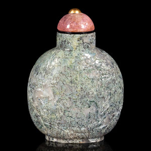 A Chinese Carved Moss Agate Snuff 350a62