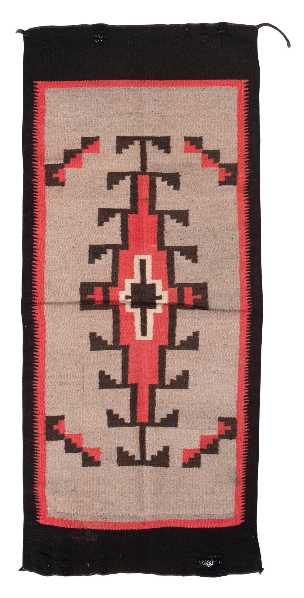 NAVAJO RUG FIRST HALF OF THE 20TH 350a91