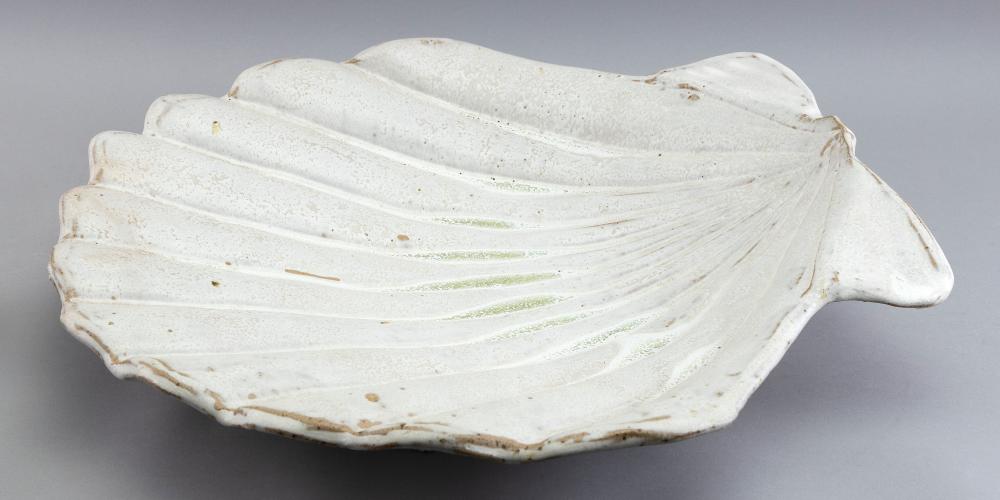 LARGE CERAMIC SCALLOP SHELL CONTEMPORARY