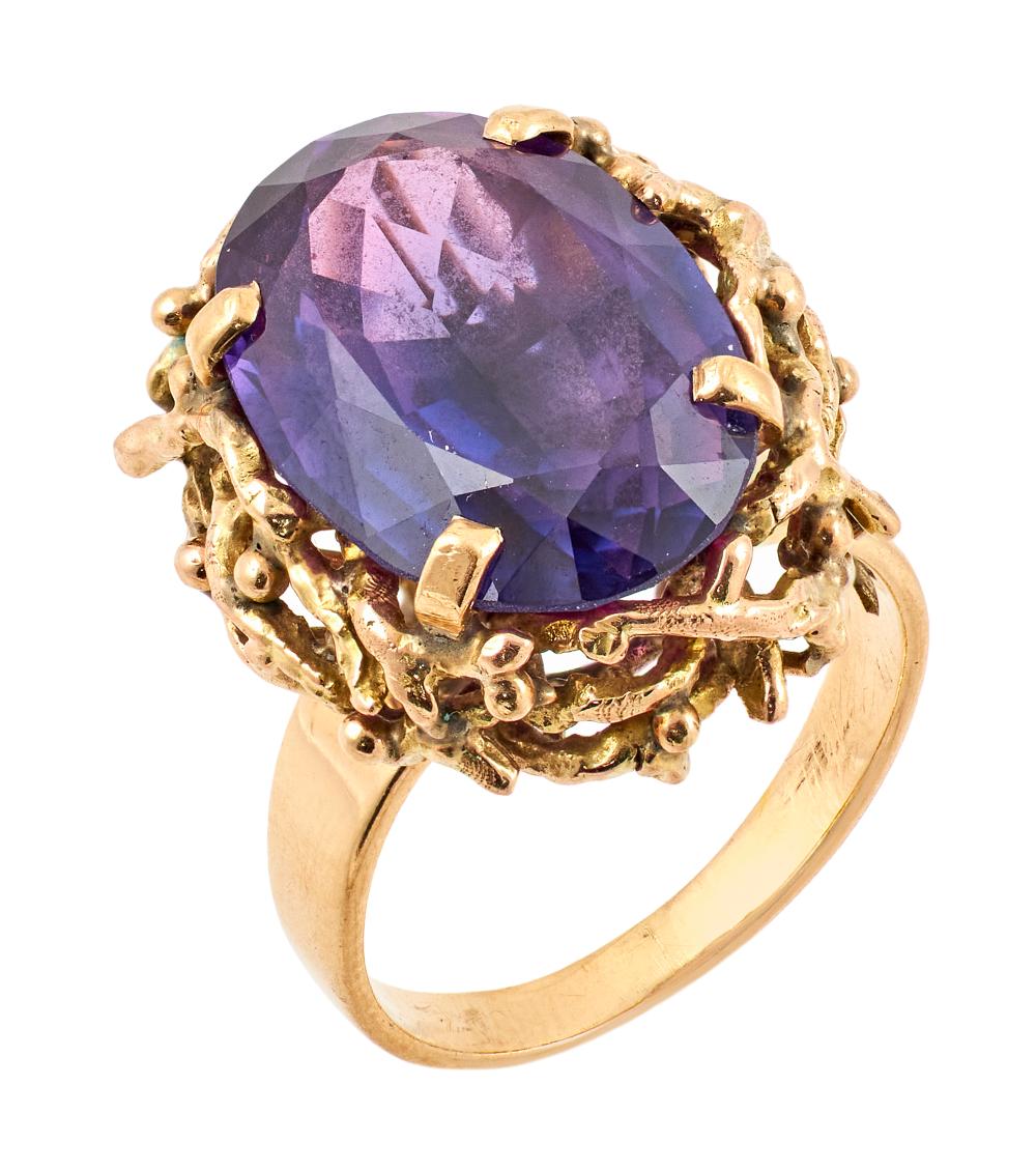 14KT YELLOW GOLD AND AMETHYST RING