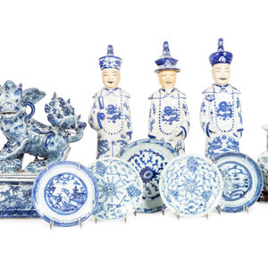 Ten Chinese Porcelain Articles
19th/20th