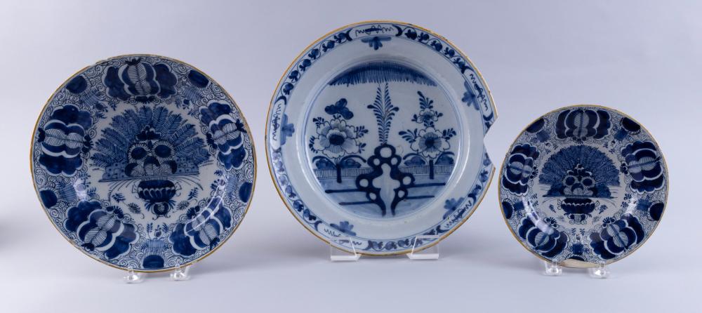 THREE DELFT BLUE AND WHITE PLATES 350ecf