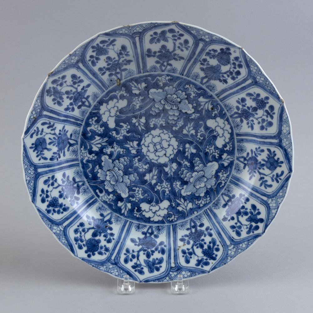 CHINESE BLUE AND WHITE PORCELAIN 351265