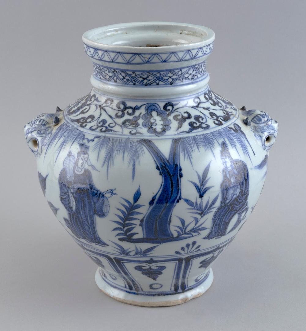 CHINESE BLUE AND WHITE PORCELAIN 35127c