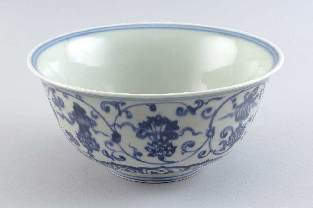 CHINESE BLUE AND WHITE PORCELAIN 35127e