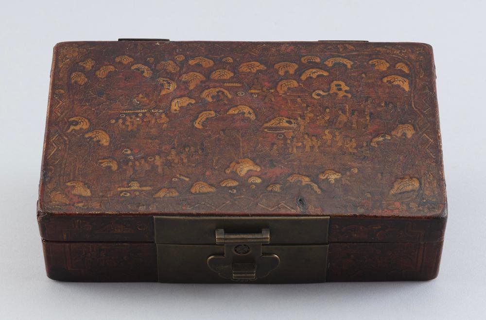 CHINESE PAINTED AND GILT LACQUER 351295